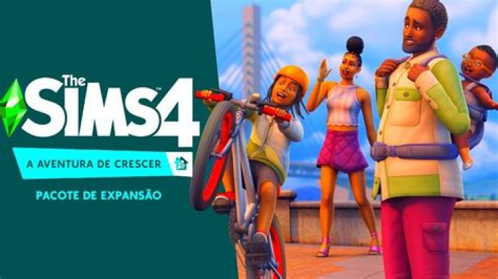 The Sims 4 - a mother holds her baby